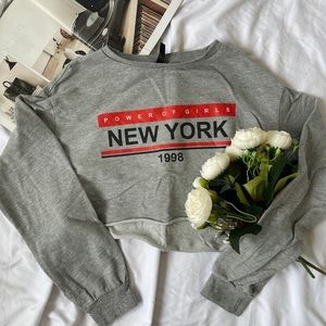 Divided sweatshirt cropped